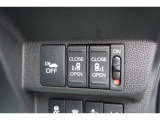 【パワースライドドアスイッチ】運転席から、後部座席の開け閉めが可能なボタンです!ワンプッシュで作動するので、手が塞がっている人などサポートに便利ですね♪