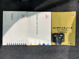 スマートキーは鍵をバッグに入れたままでもドアロックの開閉やエンジンのON・OFFができます。夜間や雨の日も鍵を探さなくて良いので便利です。