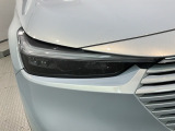 LEDヘッドライトは、点灯の瞬間から最大光量を発揮し、突然暗くなるトンネルなどでの安定感を高めます。