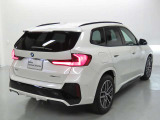 どの角度からもBMWのフォルムが際立ちます。