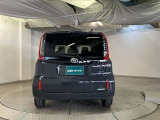 バックカメラが付いているので後方確認が非常にしやすいです。今や運転初心者も熟練者も必須装備!ついていて損はないですね♪