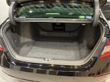 広々としたトランクペース。週末のお買い物や長期旅行のたくさんの荷物も積載できます。