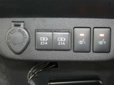 【シートヒーター搭載】シートを温めてくれる暖房機器です!長時間座っていると負担が掛かりやすい背中や腰、または冬場の寒い日に冷えやすい脚部に快適なぬくもりを♪