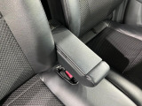 【アームレスト】運転中の身体の負担を軽減してくれるアームレストを装備♪
