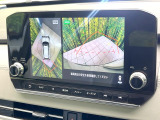 【360&deg;ビューモニター】専用のカメラにより、上から見下ろしたような視点で360度クルマの周囲を確認することができます☆死角部分も確認しやすく、狭い場所での切り返しや駐車もスムーズに行えます。