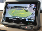 バックカメラが装備されており、後方の安全確認はもちろんのこと狭い場所での駐車や雨の日・夜間など視界の悪いコンディションでのストレスの軽減にもなります!