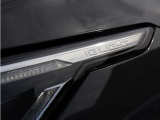 Volkswagenの先進ライトシステム「IQ.LIGHT」を装備。状況に応じて照射範囲を最適に制御し、夜間走行時の視認性向上に貢献します。