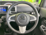 インテリアに合わせたデザインのステアリングは、運転される方のことも考え、運転しやすい形状、大きさです。是非一度、実際に触ってお確かめください。