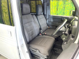 運転席シート廻りは使用感も少なく、良好な状態となっています。丁寧に使われていたことがよくわかりますね。