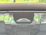 【ホンダセンシング】走行中に前方の車両等を認識し、衝突しそうな時は警報とブレーキで衝突回避と被害軽減をアシスト。より安全にドライブをお楽しみいただけます。