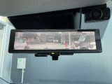 荷物をたくさん載せても後ろの確認が出来る便利なスマートルームミラー!