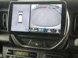 【360&deg;ビューモニター】お車の死角になる部分、いわゆる前方、左右、後方をカメラで疑似的に上から見下ろす格好でモニターに映します☆これで安心して運転に集中できますね☆