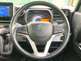 【ステアリングスイッチ】運転中、前方から目線をそらすことなく、オーディオ等の操作が可能な便利機能!安心&快適なドライブを演出してくれます♪