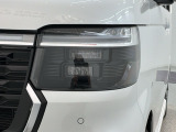 LEDヘッドライトは、点灯の瞬間から最大光量を発揮し、突然暗くなるトンネルなどでの安定感を高めます。