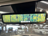 【デジタルインナーミラー】後席の大きな荷物や同乗者で後方が確認しづらい時でも安心!カメラが撮影した車両後方の映像をルームミラー内に表示。クリアな視界で状況の確認が可能です!