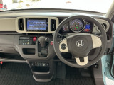 【前方視界】開放的な前方視界!運転がしやすく疲れにくいです♪窓が大きく、見通しがとっても良いおクルマですよ♪