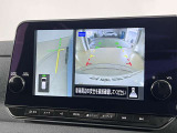 サイドカメラで幅寄せも安心して行えます。