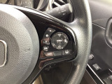 Hondaセンシングの機能のひとつ、アダプティブクルーズコントロール付!アクセルから足を離しても設定したスピードと前車との車間を保ち走行してくれます!車線維持もアシスト☆高速道路で疲労軽減ですね☆