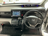 【前方視界】開放的な前方視界!運転がしやすく疲れにくいです♪窓が大きく、見通しがとっても良いおクルマですよ♪
