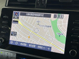 【メーカー純正ナビ】インテリアに溶け込むスタイリッシュな「専用設計」メーカーナビを装備♪視認性や操作性など基本性能にも優れ、より上質なカーライフをお楽しみいただけます。