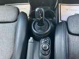 電子式シフトレバー、シート脇でナビ操作可能な専用スイッチ