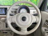 インテリアに合わせたデザインのステアリングは、運転される方のことも考え、運転しやすい形状、大きさです。是非一度、実際に触ってお確かめください。