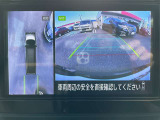 上空から見下ろしているかのように駐車できるアラウンドビューモニター