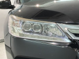 LEDヘッドライトは、点灯の瞬間から最大光量を発揮し、突然暗くなるトンネルなどでの安定感を高めます。
