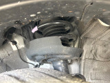 お車を安心してお乗りいただく為には、足回りの定期点検が欠かせません。サービスサポート(有償保証)では無料点検もご提供しており、安心のカーライフをお過ごしいただけるサポート体制が整っています。