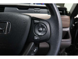 Hondaセンシングの機能のひとつ、アダプティブクルーズコントロール付!アクセルから足を離しても設定したスピードと前車との車間を保ち走行してくれます!車線維持もアシスト☆高速道路で疲労軽減ですね☆
