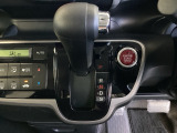 発進時から滑らかに加速する無段階変速のCVTはストップ&ゴーの多い街の中も快適です