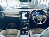 XC40 アルティメット B4 AWD ダークエディション 4WD サンルーフ