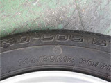 タイヤサイズは、145/80R12です。