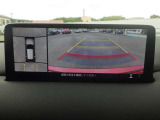 【360&deg;ビューモニター】お車の死角になる部分、いわゆる前方、左右、後方をカメラで疑似的に上から見下ろす格好でモニターに映します☆これで安心して運転に集中できますね☆