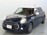 フロントフェイスはMINIアイコンとして永らく愛されるデザイン性の良さと、ブランドの魅力を感じる事ができます。