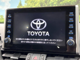 【9インチディスプレイオーディオ】お手持ちのスマートフォンとの連携で、ナビや音楽再生など各種アプリを使用可能。スマホに近い感覚でお使いいただけます♪