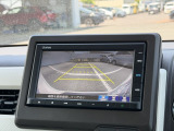 駐車時に便利なバックカメラを装備しています。