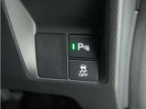 ◆パーキングセンサー◆車庫入れの時などに近くに障害物がある場合、障害物までの距離を音で知らせてくれます。