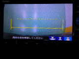 バックカメラの画像です。ガイドラインがスムースな車庫入れをサポートいたします。車庫入れの安心感がアップしますね。