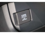 シガーソケットが付いているので、車から電源を取ることが出来ます!