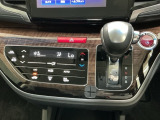 オートマチックシフトレバーは、手になじみ操作しやすい形状で安全運転にもつながります♪