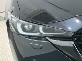 LEDヘッドライトは、点灯の瞬間から最大光量を発揮し、突然暗くなるトンネルなどでの安定感を高めます。