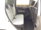 自社整備工場で点検整備をおこなってからお渡ししています。車検が残っている場合は『12ヶ月点検整備』を、車検整備付きの場合は『車検整備』をおこないます。整備費用は車両本体価格に含まれています。