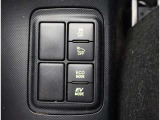 VSC(Vehicle Stability Control)付です。 横滑りを防止する装置です。 万が一の時に作動する、安全のための装置です。