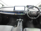 「中古車ハイブリッド保証」付き。ハイブリッド機構を無償で保証します。保証期間は、初度登録年月から10年目まで、またはロングラン保証が終わってから3年間。ただし累計走行距離が20万km以内です。
