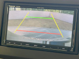 【バックカメラ】駐車時に後方がリアルタイム映像で確認できます。大型商業施設や立体駐車場での駐車時や、夜間のバック時に大活躍!運転スキルに関わらず、今や必須となった装備のひとつです!