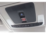 「Honda CONNECT」で緊急時にオペレーターのサポートを受けたり、スマートフォンでクルマのエアコンをONにできたりと『つながる』サービスが受けられます。※別途、登録必要。