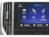 Apple CarPlayに対応しスマートフォンにインストールされているアプリを大画面に表示して使用できます。