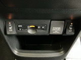 運転席/助手席シートヒーターで寒い日もすぐに温かくなり快適に過ごせます。2段階の温度調整が可能です