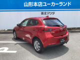 ブラインドスポットモニタリングを装備しております。車線変更時に見えにくい後方斜め後ろの車両を検知し、ドアミラー内のインジケーターでお知らせして安全確認をサポートします。